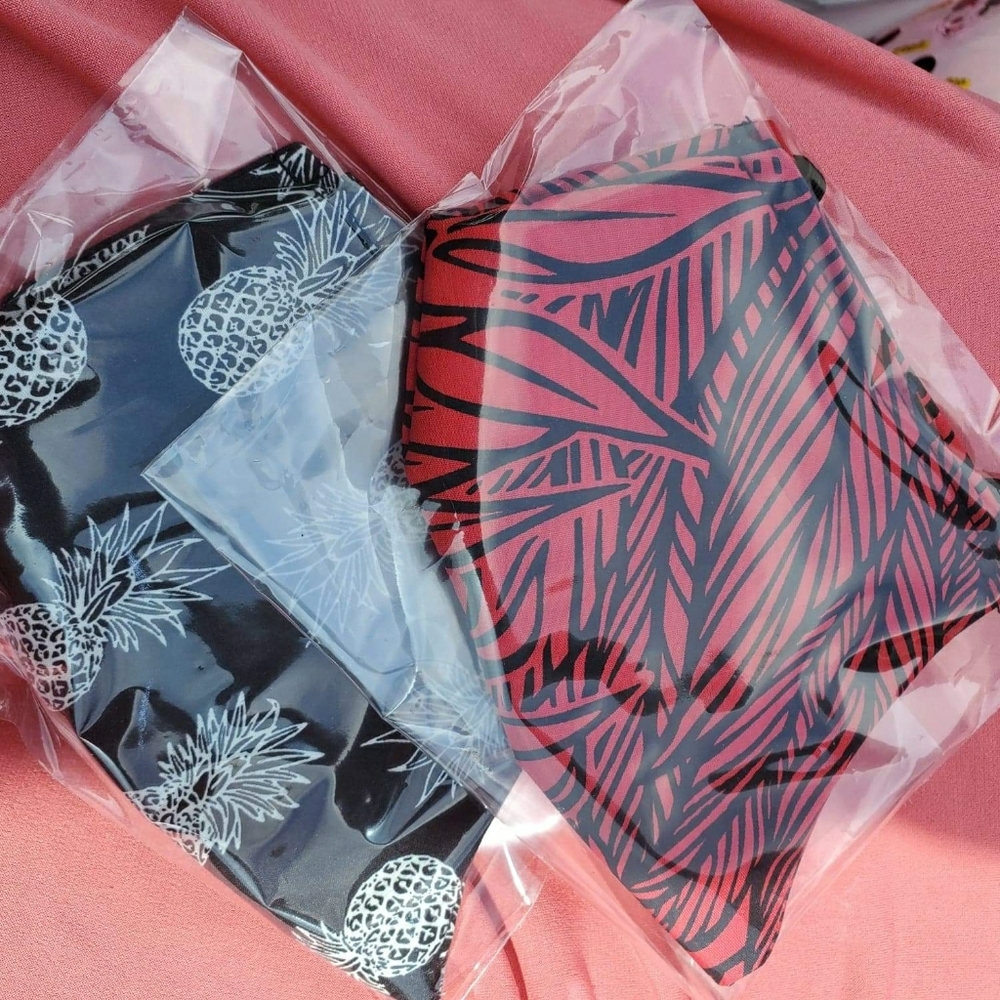 Face masks (2)